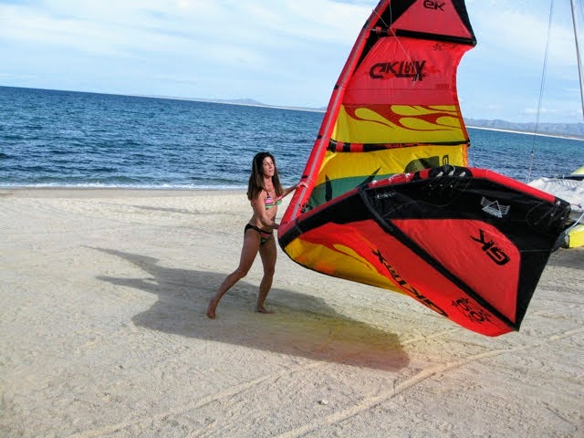 come kiteboard with palapas ventana