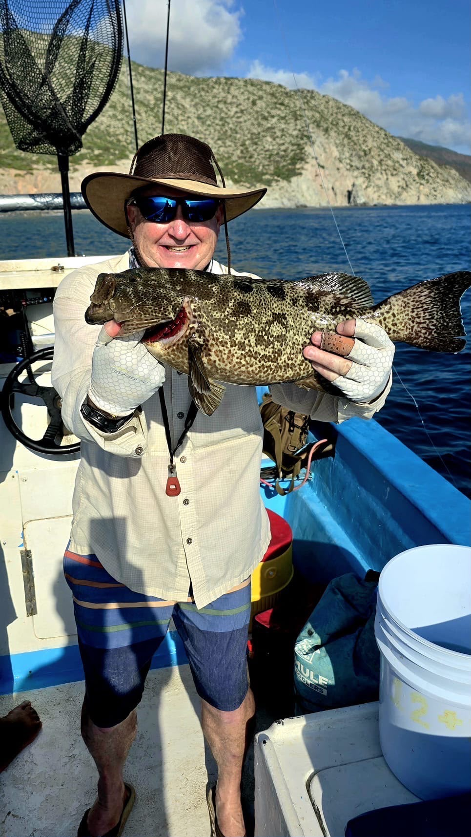 Leopard grouper fly fishing Palapas Ventana La Ventana BCS Mexico Fly fishing Palapas Ventana La Ventana BCS Mexico - leopard grouper catch
